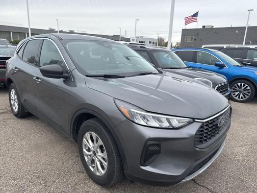 Carbonized Gray Metallic 2024 Ford Escape Active