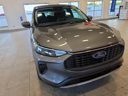 Carbonized Gray Metallic 2024 Ford Escape Active