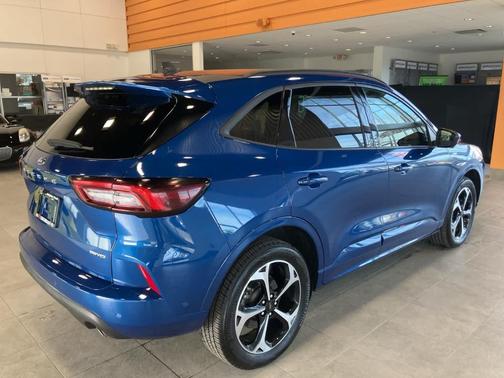 2023 Ford Escape ST-Line Elite