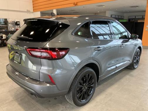 2023 Ford Escape ST-Line Elite