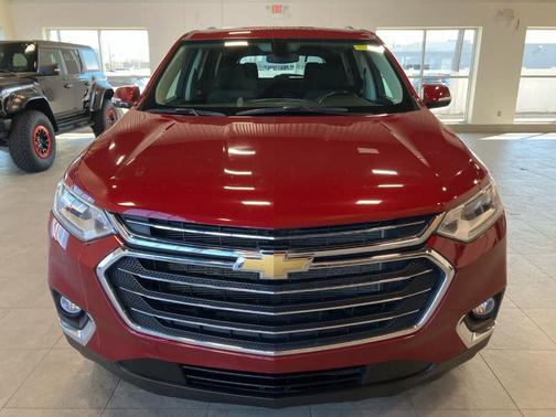 Cajun Red Tintcoat 2020 Chevrolet Traverse LT Cloth