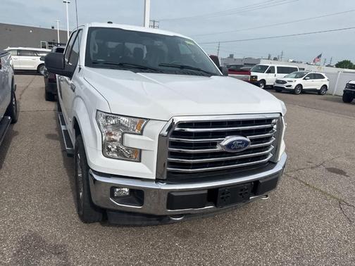 Oxford White 2017 Ford F-150 XLT