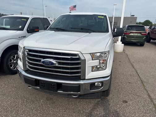 Oxford White 2017 Ford F-150 XLT
