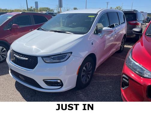 2022 Chrysler Pacifica Hybrid Touring L