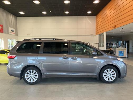 2015 Toyota Sienna LE