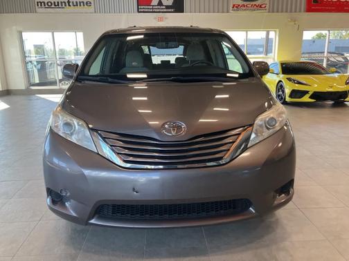 2015 Toyota Sienna LE