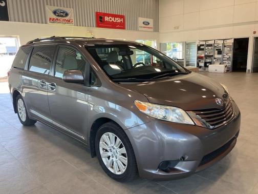 2015 Toyota Sienna LE