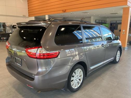2015 Toyota Sienna LE