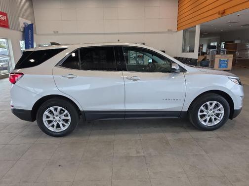 Silver Ice Metallic 2020 Chevrolet Equinox 2LT