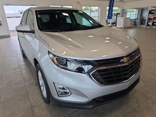 Silver Ice Metallic 2020 Chevrolet Equinox 2LT