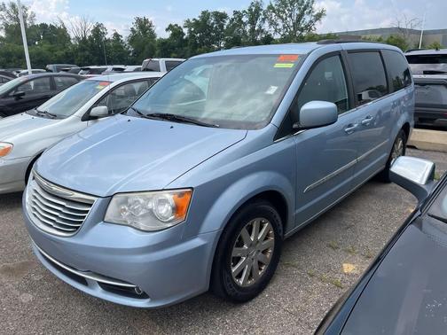 2013 Chrysler Town & Country Touring