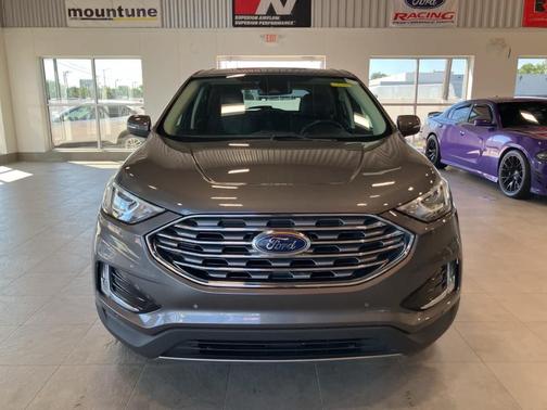 2021 Ford Edge Titanium