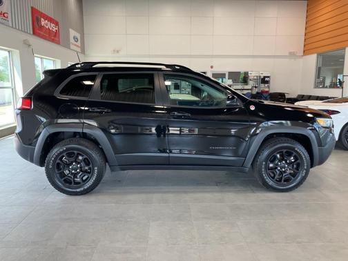 2022 Jeep Cherokee Trailhawk