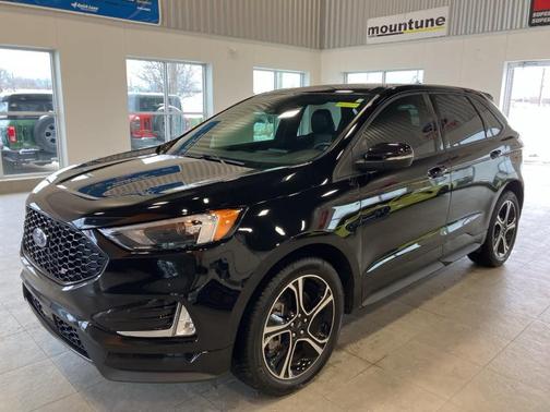 2021 Ford Edge ST
