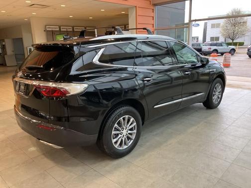 2022 Buick Enclave Essence