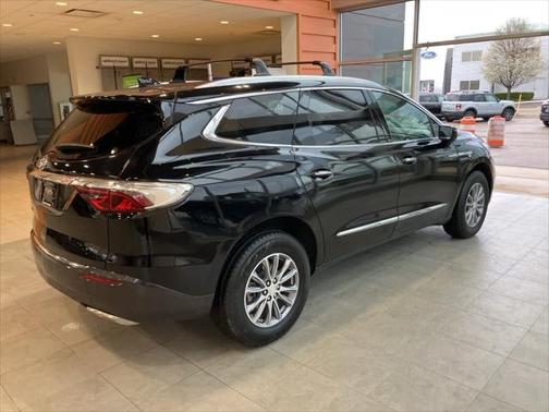 2022 Buick Enclave Essence