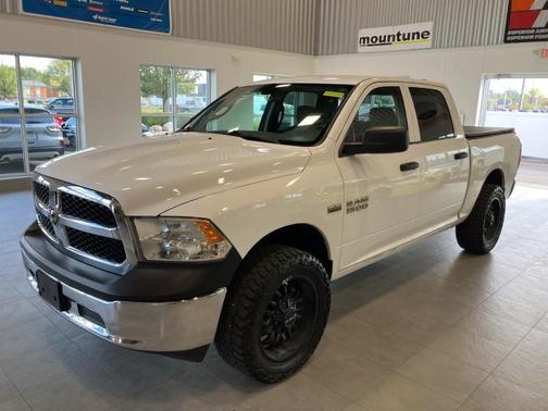 2018 RAM 1500 ST