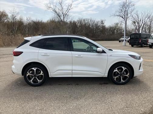 2023 Ford Escape ST-Line Elite