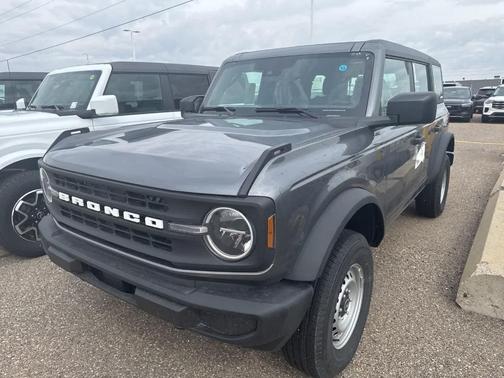 Carbonized Gray Metallic 2026 Ford Bronco Base