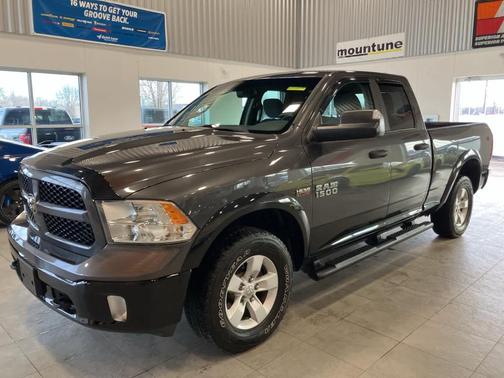 2017 RAM 1500 SLT