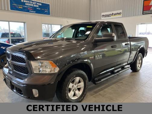2017 RAM 1500 SLT