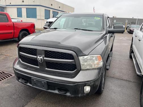 2017 RAM 1500 SLT