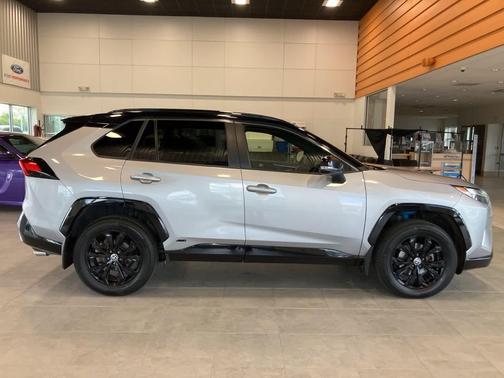 2022 Toyota RAV4 Hybrid XSE