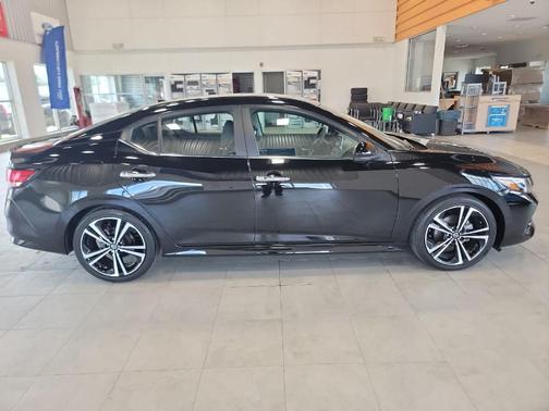 Black 2023 Nissan Sentra SR