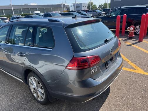 2017 Volkswagen Golf Alltrack TSI SE