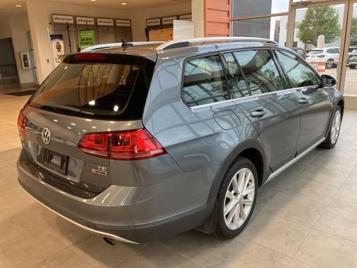 2017 Volkswagen Golf Alltrack TSI SE
