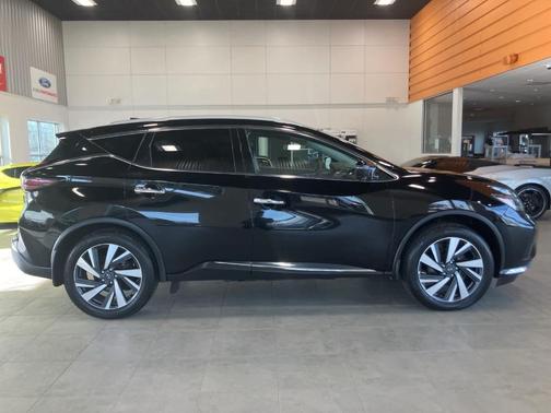 2023 Nissan Murano SL
