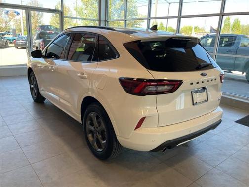2024 Ford Escape ST-Line Select