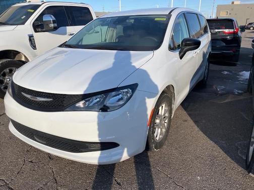 2024 Chrysler Voyager LX