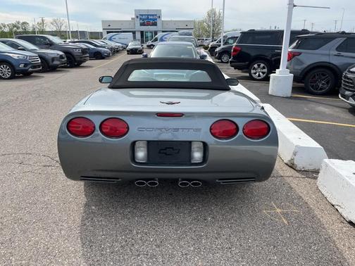 2004 Chevrolet Corvette Base