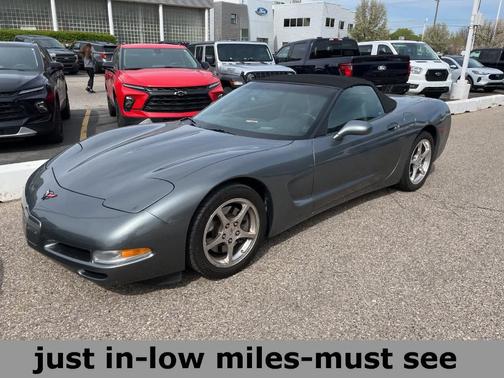 2004 Chevrolet Corvette Base