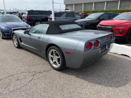 2004 Chevrolet Corvette Base