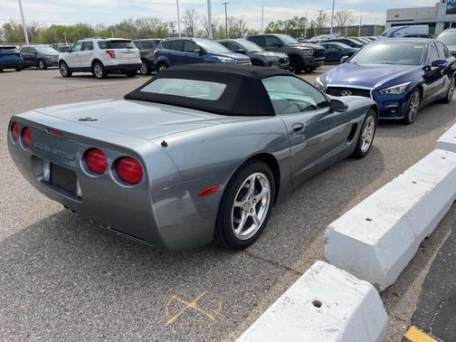 2004 Chevrolet Corvette Base