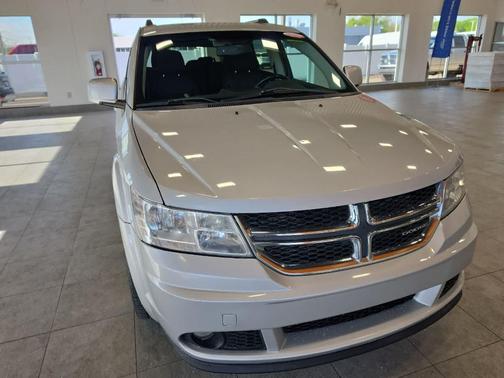 Bright Silver Metallic 2011 Dodge Journey Crew