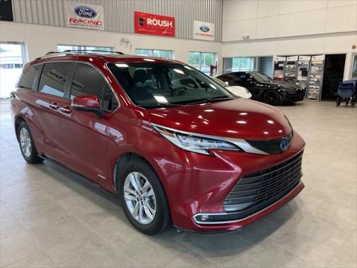 2021 Toyota Sienna Limited