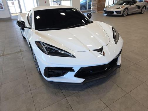 Arctic White 2024 Chevrolet Corvette Stingray w/1LT