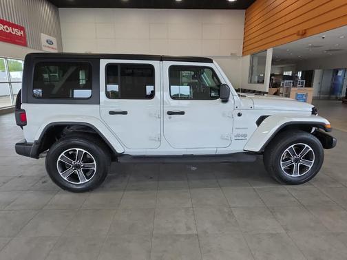 Bright White 2023 Jeep Wrangler Sahara