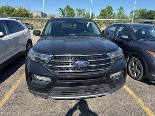 Agate Black Metallic 2021 Ford Explorer XLT