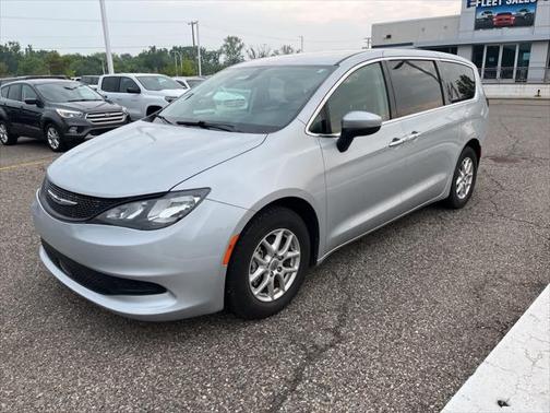 2022 Chrysler Voyager LX