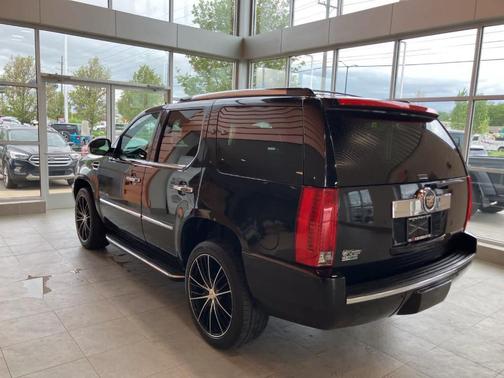 2012 Cadillac Escalade Luxury
