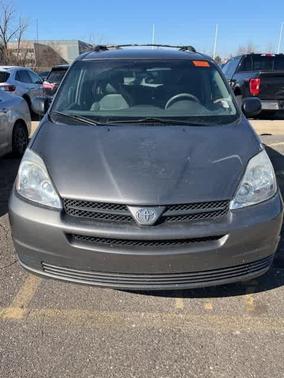 2004 Toyota Sienna LE