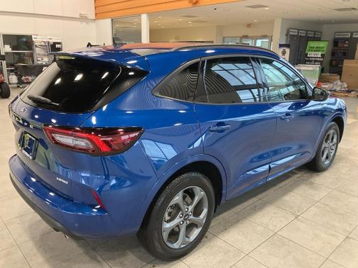 2023 Ford Escape ST-Line Select