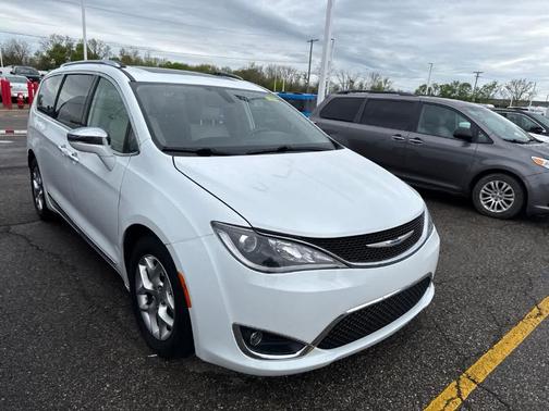 Bright White Clearcoat 2020 Chrysler Pacifica Limited