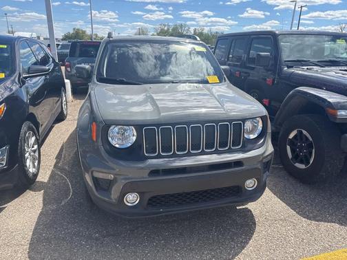 Sting Gray Clearcoat 2019 Jeep Renegade Latitude