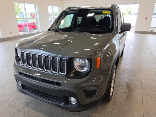 Sting Gray Clearcoat 2019 Jeep Renegade Latitude