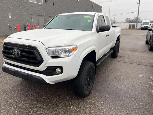 2022 Toyota Tacoma SR